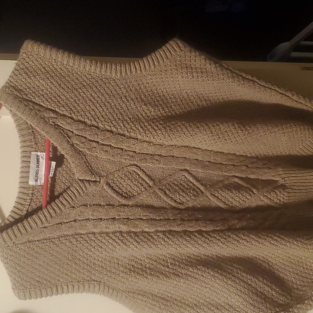 Sweater vest